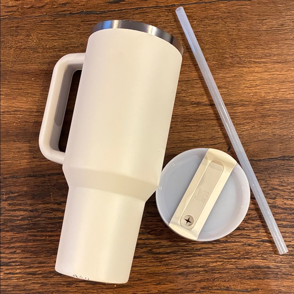 Stanley Ivory Travel Mug with Handle - Picture 5 of 5